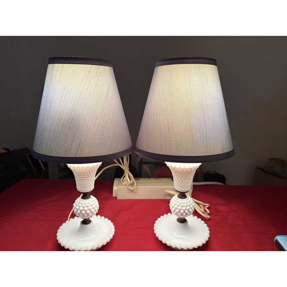 Pair Vtg Hobnail Milk Glass Table Lamps Boudoir Bedside Blue Shades 15